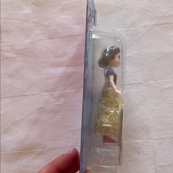 Disney Princess Snow White Mini/Small Doll by Mattel, HTF - Picture 3 of 8